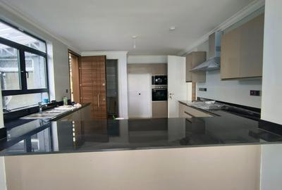 4 Bed Villa with En Suite in Kiambu Road - 4