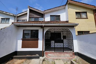 4 Bed House with En Suite in Buruburu