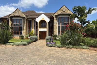 5 Bed Villa with En Suite at Mimosa Rd - 2