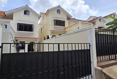 4 Bed Townhouse with En Suite at Lavington Green - 2