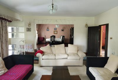5 Bed House with En Suite at Ridgeways Lane - 4