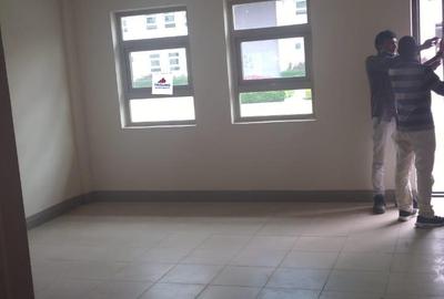 8,500 ft² Warehouse with Fibre Internet in Industrial Area - 4