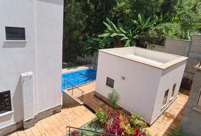 5 Bed House with En Suite at Loresho Crescent - 4