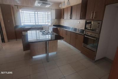 3 Bed Apartment with En Suite in Rhapta Road - 2