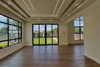 5 Bed Townhouse with En Suite in Lavington - 3