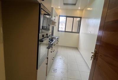 2 Bed Apartment with En Suite in Kilimani - 4