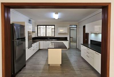 4 Bed Apartment with En Suite at General Mathenge - 4