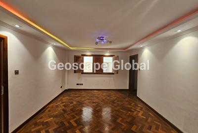 5 Bed Townhouse with En Suite in Lavington - 3