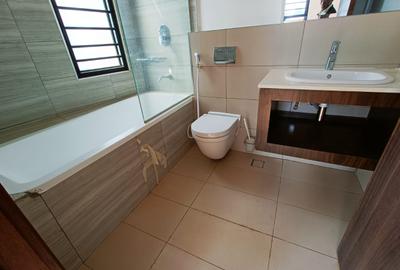 4 Bed Townhouse with En Suite in Ridgeways