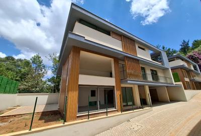 5 Bed Townhouse with En Suite in Lavington