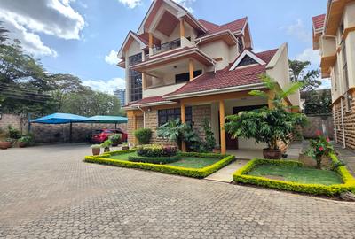 4 Bed Townhouse with En Suite at Kaputei Gardens. - 4