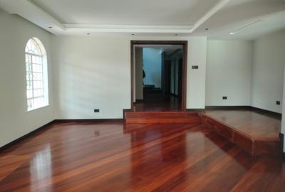 5 Bed Townhouse with Staff Quarters at Few Minutes Drive To Germany School And Roslyn Academy