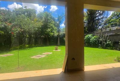5 Bed House with En Suite in Lavington - 2