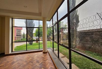 5 Bed Townhouse with En Suite in Lavington - 2