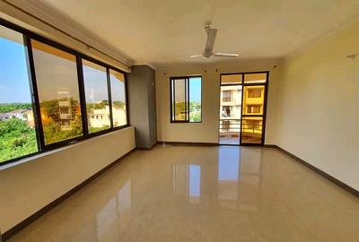 3 Bed Apartment with En Suite at Links Road