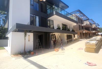 5 Bed Villa with En Suite in Lavington