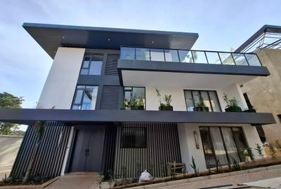 5 Bed Townhouse with En Suite in Lavington