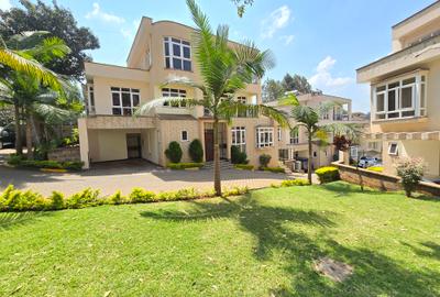 5 Bed Townhouse with En Suite at Off Convent Drive