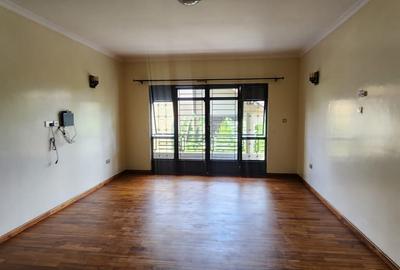 5 Bed Villa with En Suite in Runda - 4