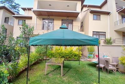 5 Bed Townhouse with En Suite at Lavington Green - 3
