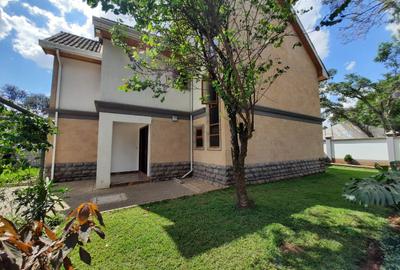 4 Bed Townhouse with En Suite in Lavington - 2