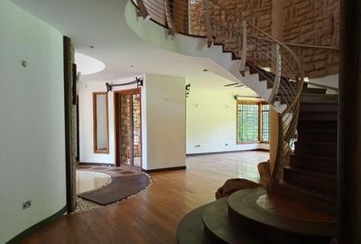 5 Bed Townhouse in Lake View - 2