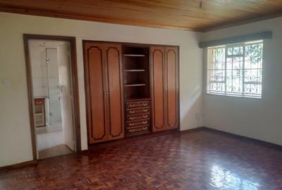 5 Bed House with En Suite in Spring Valley