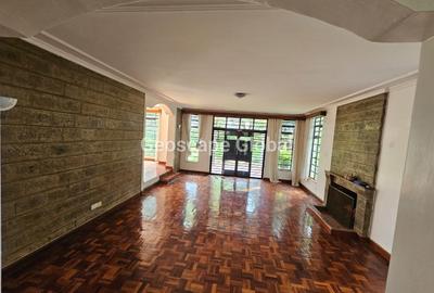 4 Bed House with En Suite in Nyari