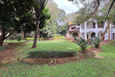 5 Bed House with En Suite at Runda