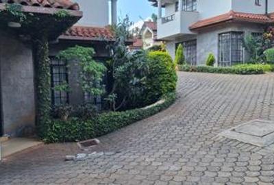 4 Bed Townhouse with En Suite in Lower Kabete
