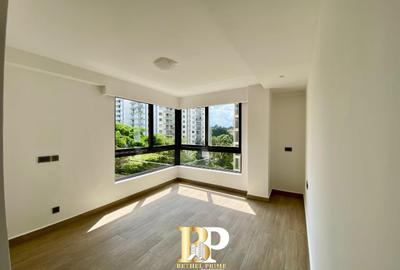 3 Bed Apartment with En Suite in Riverside