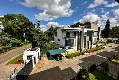 4 Bed Townhouse with En Suite at Lavington