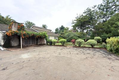 4 Bed House with En Suite at Rosslyn - 4