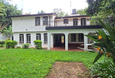 4 Bed House with En Suite at Hill View - 2