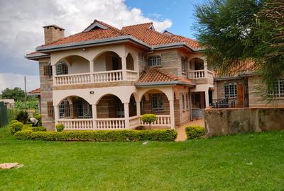 5 Bed House with En Suite at Nyari