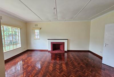 3 Bed House with En Suite in Lavington