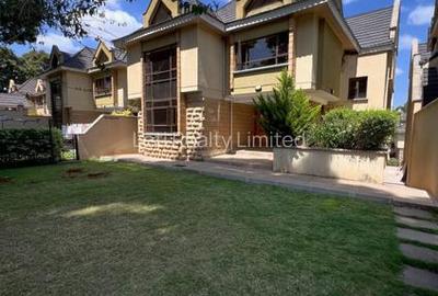 5 Bed Townhouse with En Suite in Lavington - 2