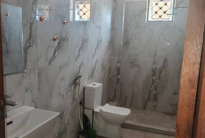 Serviced 4 Bed Apartment with En Suite at Beach Road - 3