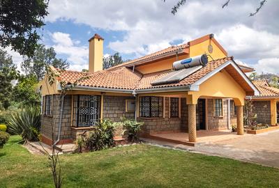 4 Bed House with En Suite at Manga Close - 4