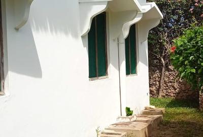 4 Bed Villa with En Suite at Jacaranda Road