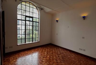 4 Bed Townhouse with En Suite in Lavington - 2