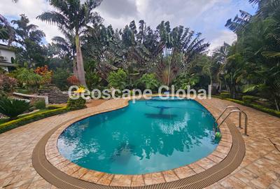 5 Bed House with En Suite in Runda