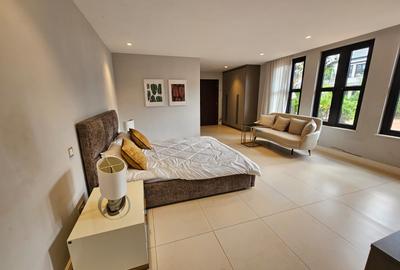 4 Bed House with En Suite in Runda - 2