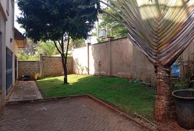 5 Bed Townhouse with En Suite at Lavington - 4