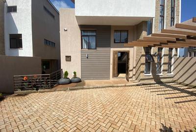 4 Bed Villa with En Suite at Runda Rd