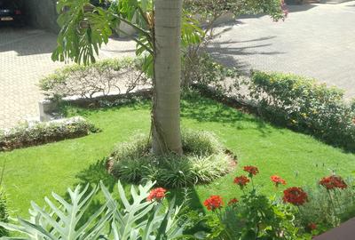 5 Bed Villa with En Suite at Brookside - 2