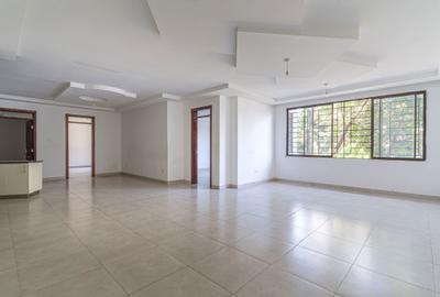 3 Bed Apartment with En Suite in Parklands