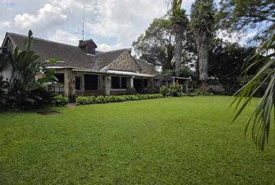 4 Bed House with En Suite in Spring Valley - 3