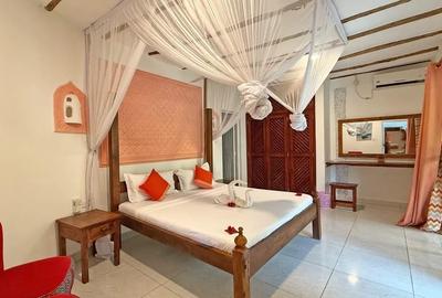 5 Bed Villa with Garden at Watamu - 3