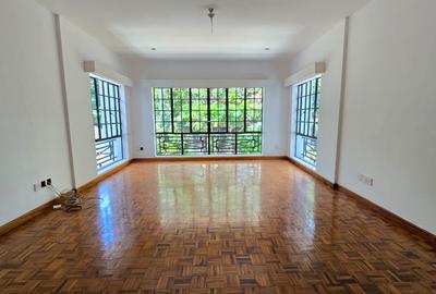 5 Bed House with En Suite in Gigiri